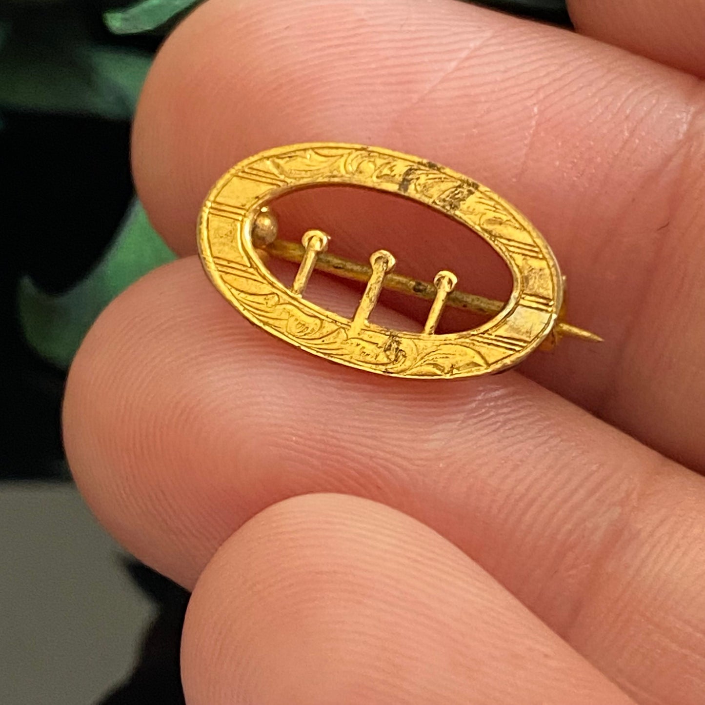 Antique Victorian Tiny Rolled Gold Belt Buckle Pin