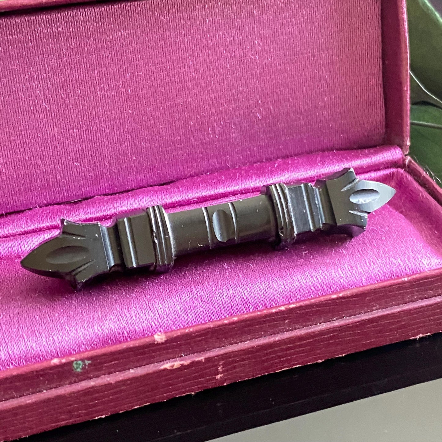 Victorian Carved Whitby Jet Mourning Bar Pin Brooch