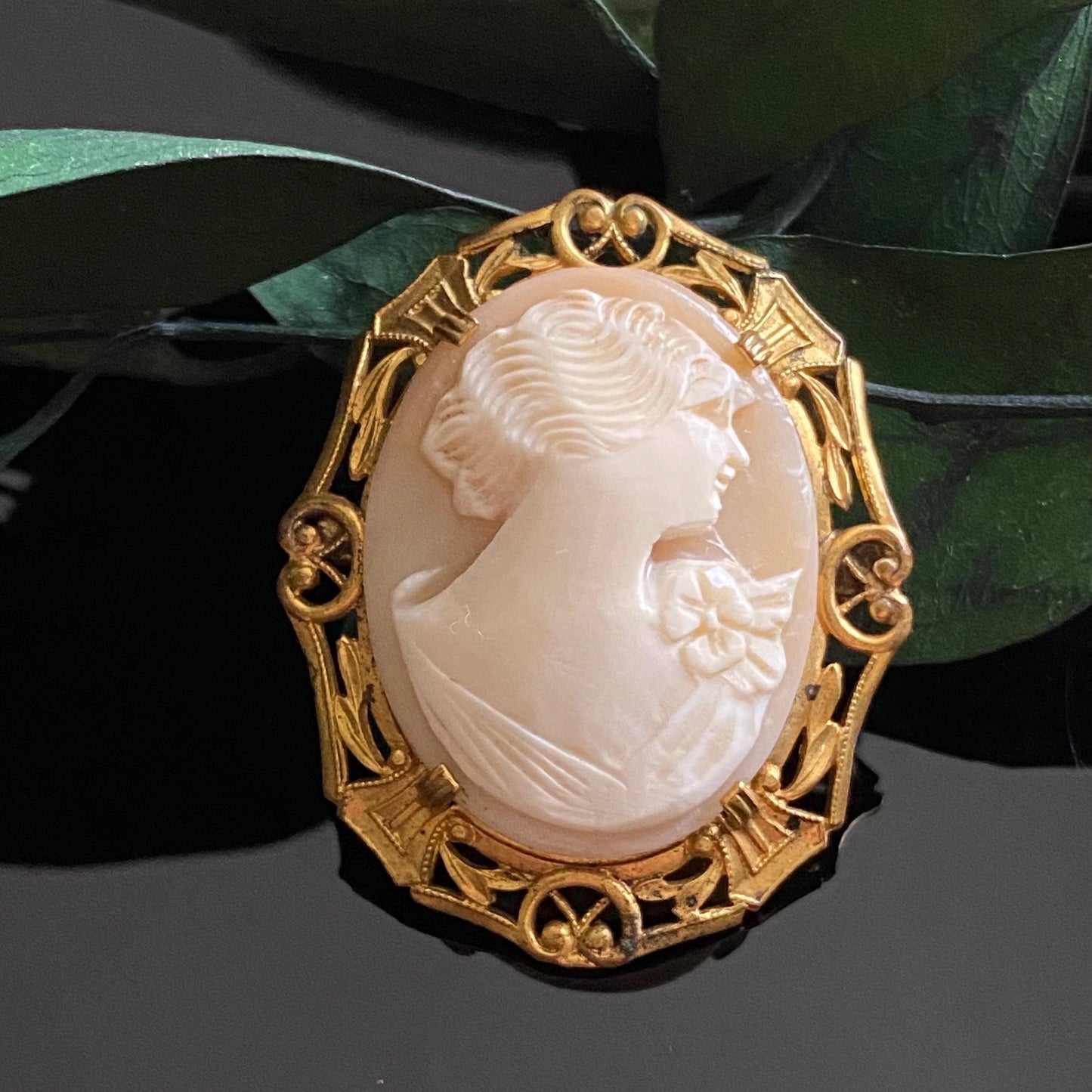 Antique Vintage Shell Cameo of Woman Gilt Filigree Brooch
