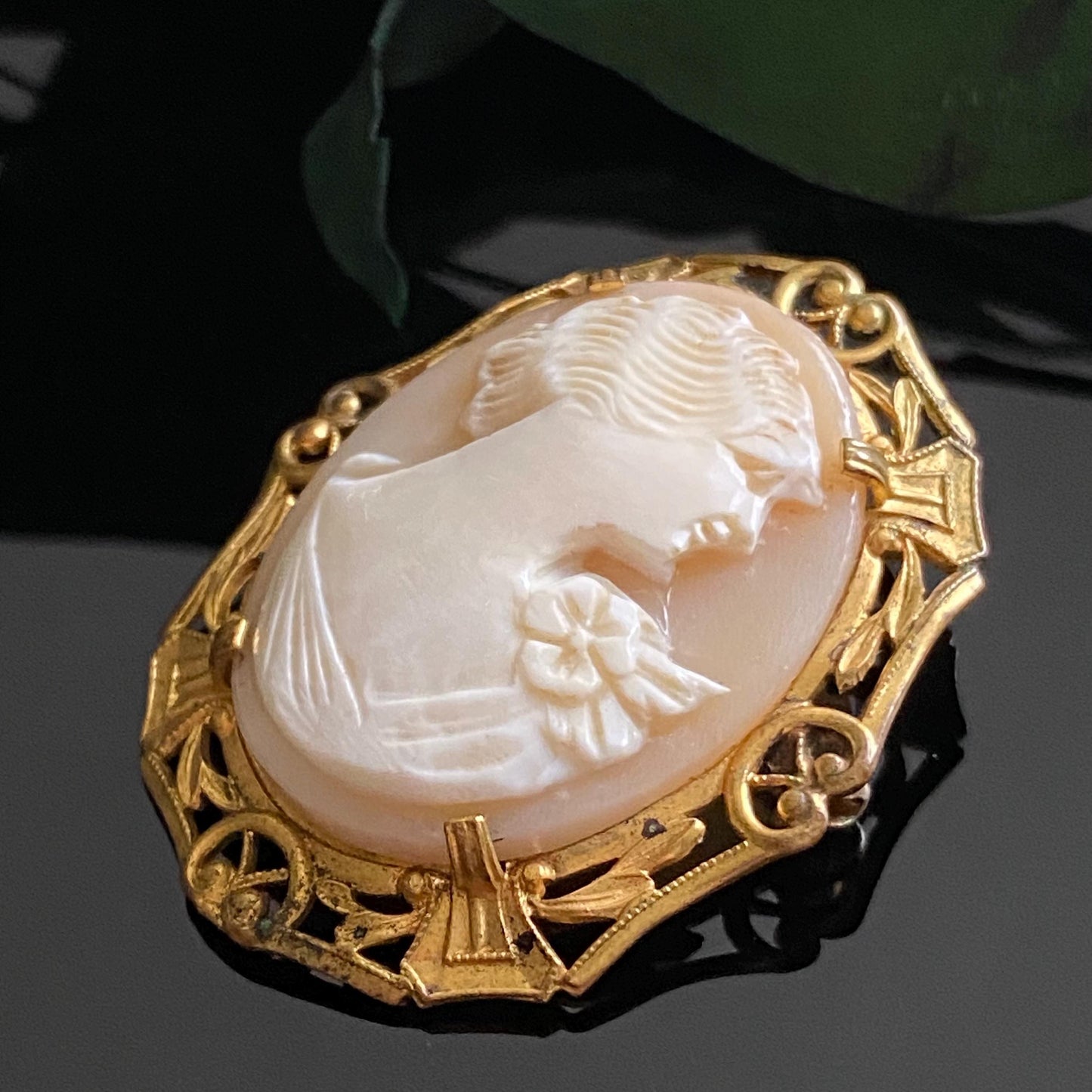 Antique Vintage Shell Cameo of Woman Gilt Filigree Brooch