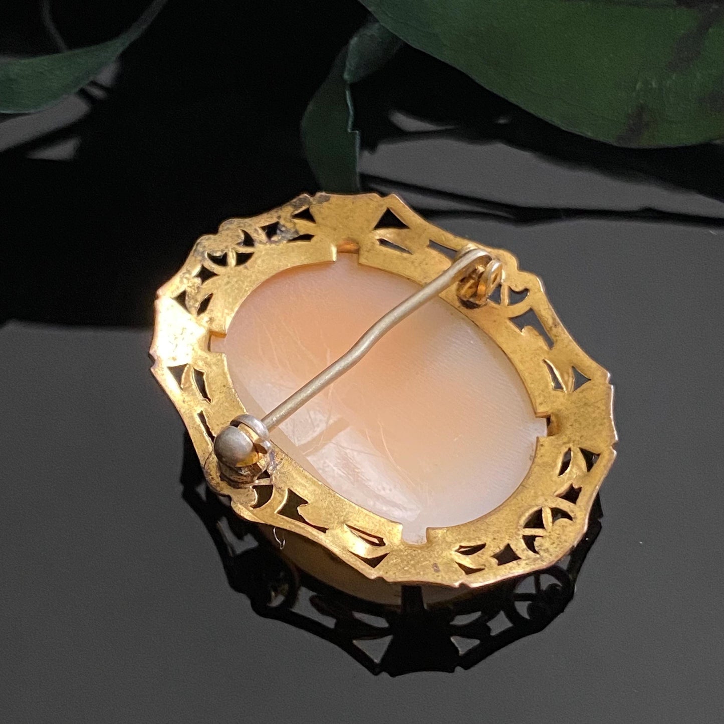 Antique Vintage Art Deco Carved Shell Cameo of Woman Gold Plated Filigree Brooch