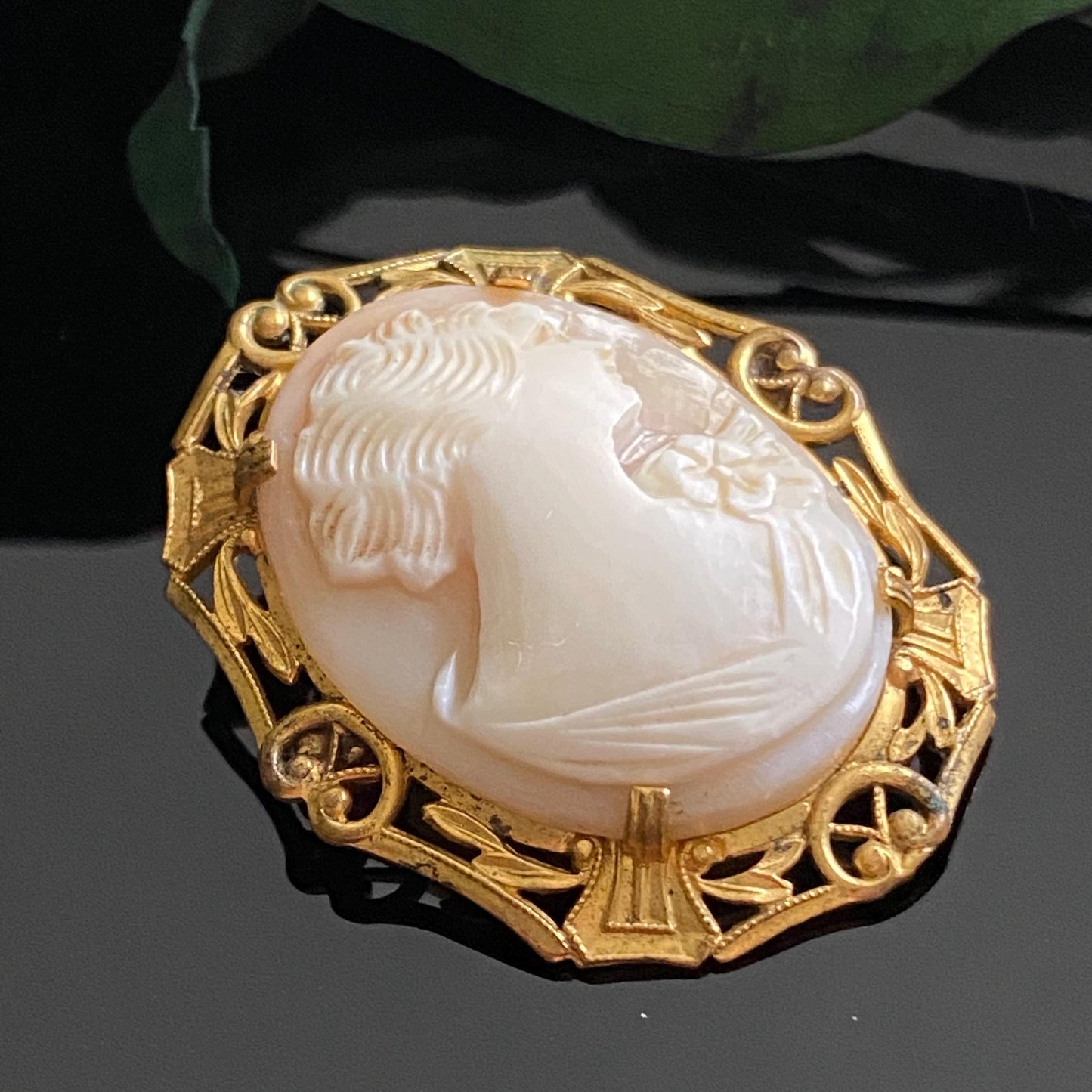 Antique Vintage Shell Cameo of Woman Gilt Filigree Brooch