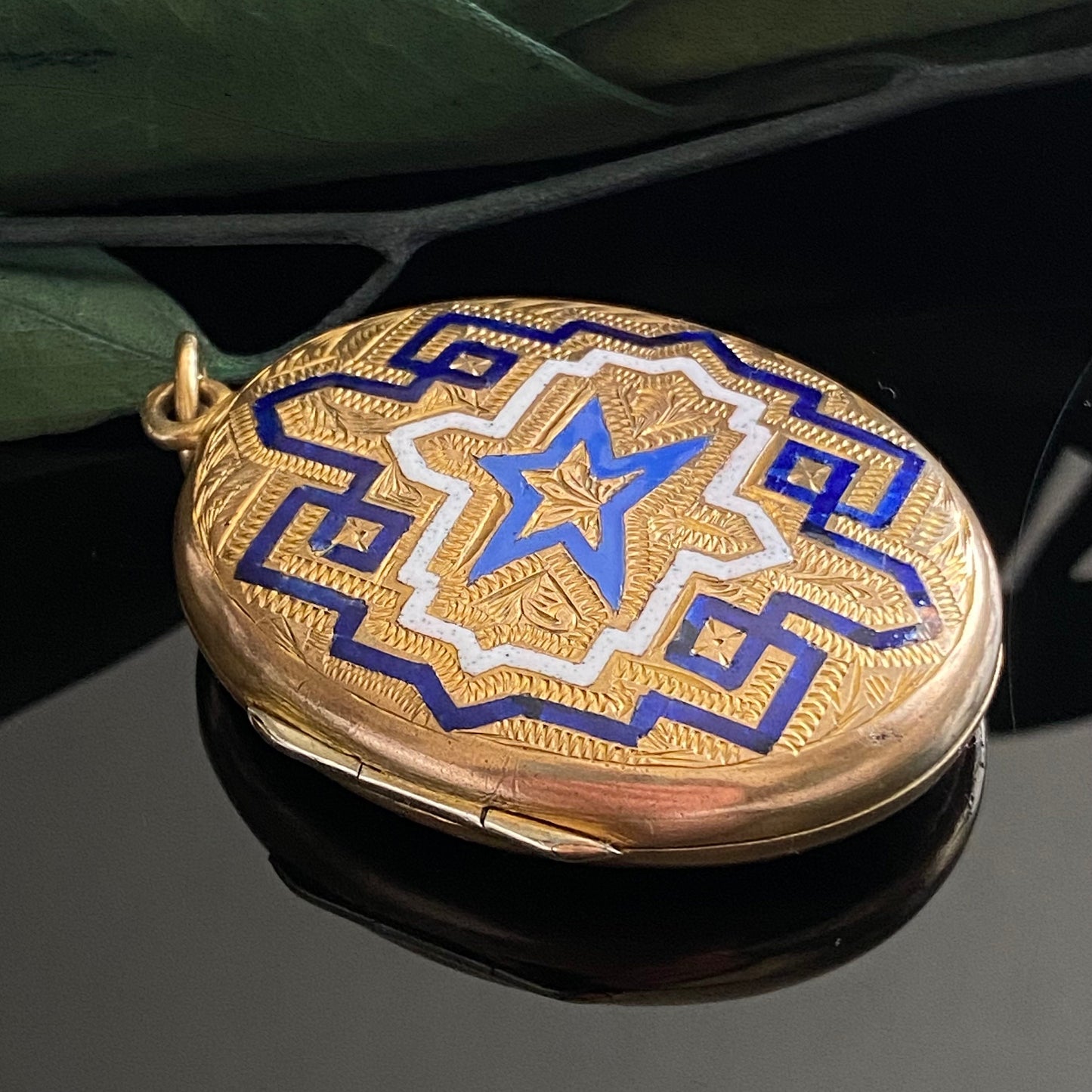 Antique Victorian Pinchbeck Blue White Enamel Oval Locket
