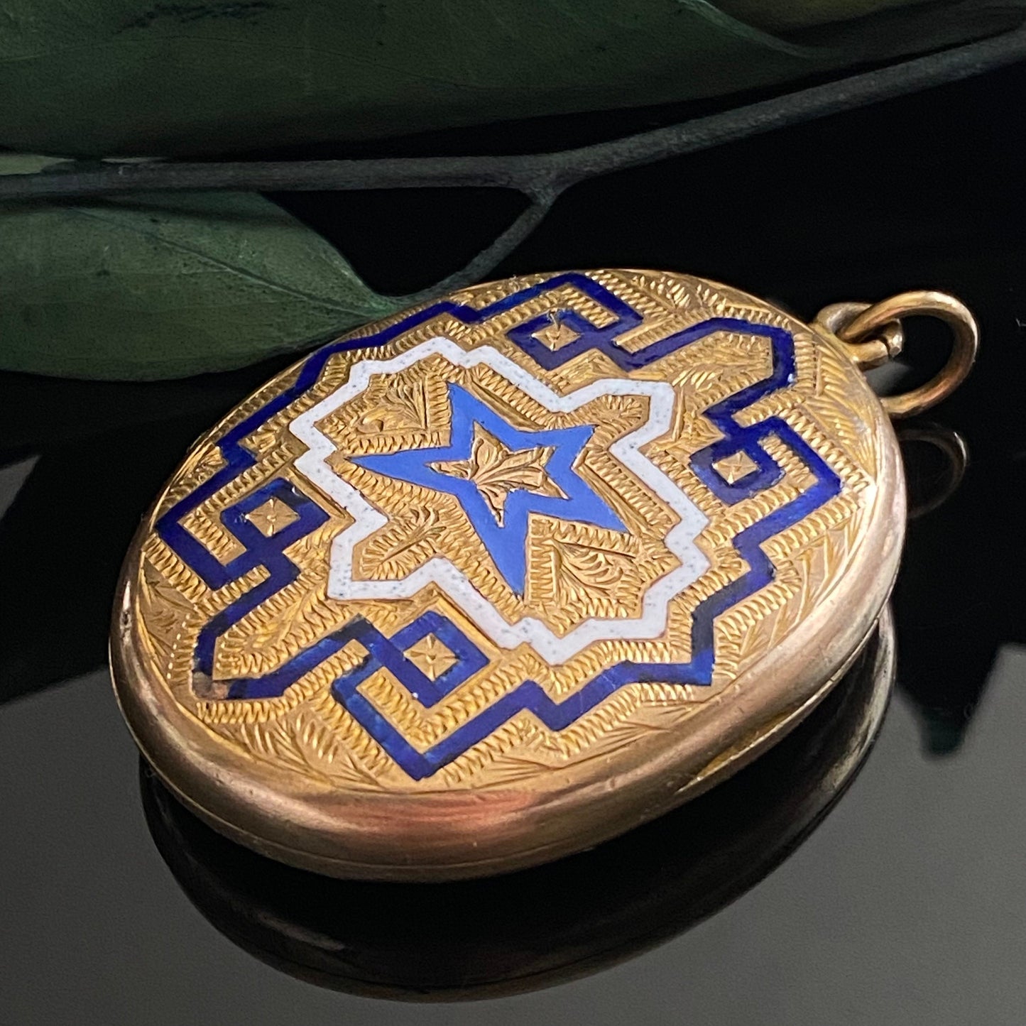 Antique Victorian Pinchbeck Blue White Enamel Oval Locket