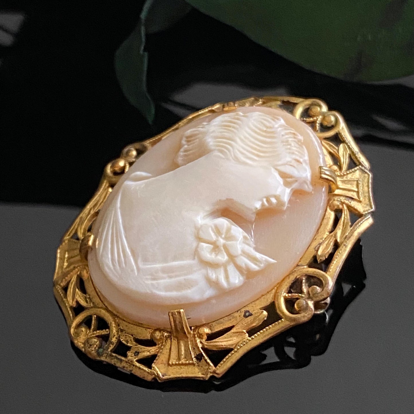 Antique Vintage Art Deco Carved Shell Cameo of Woman Gold Plated Filigree Brooch