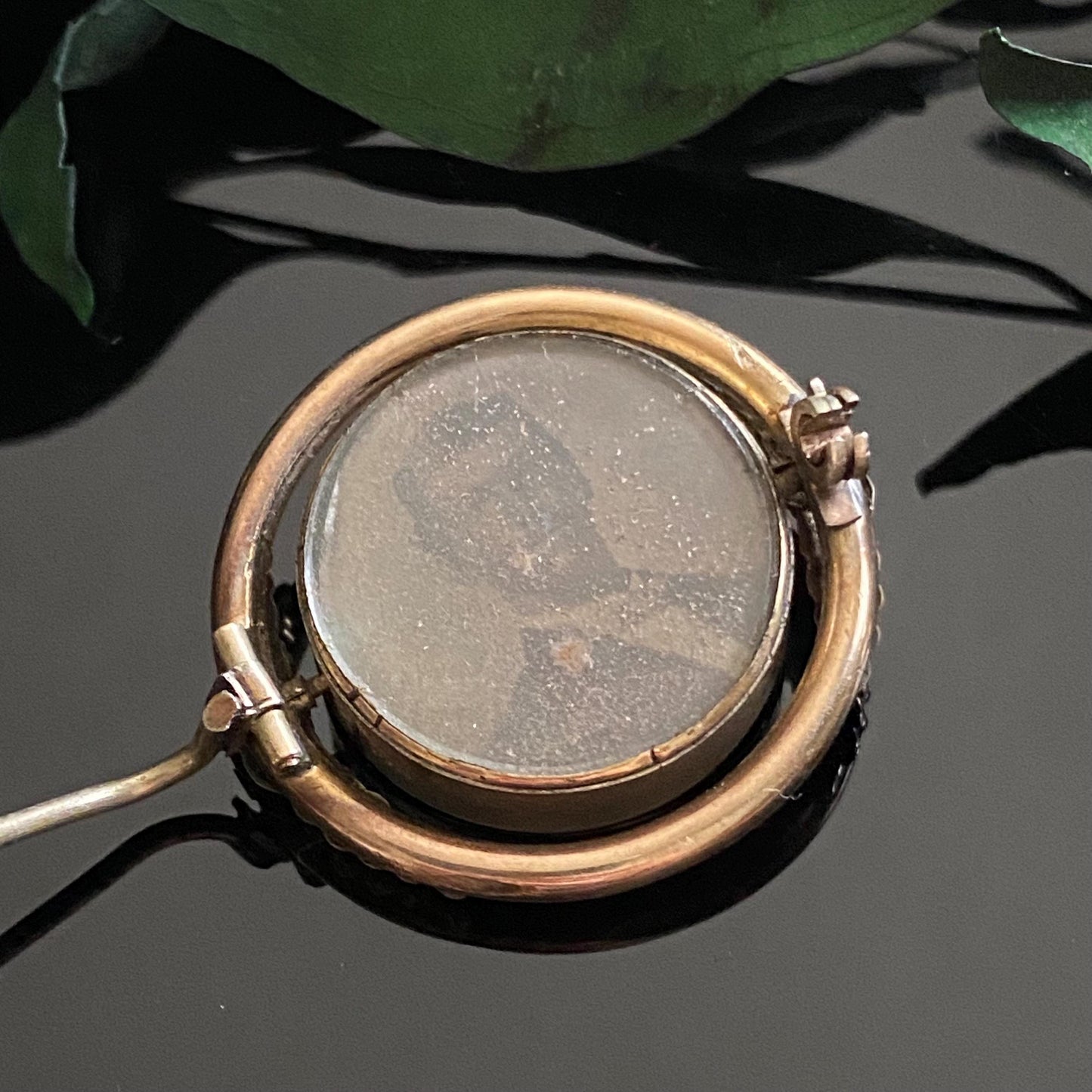 Antique Victorian Mourning Jet Glass Swivel Photograph Brooch