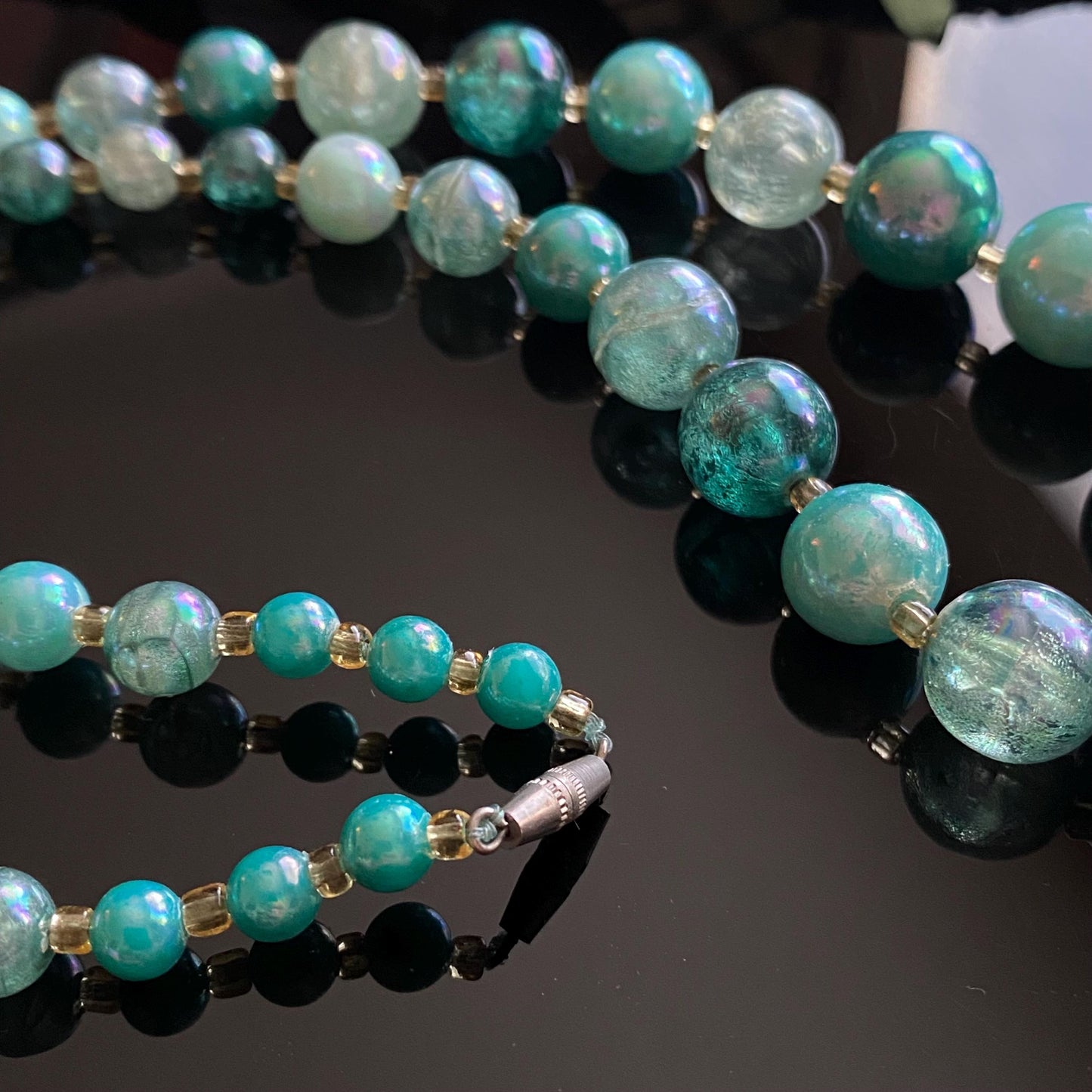 Vintage Gradiated Iridescent Round Blue Bead Necklace 22”