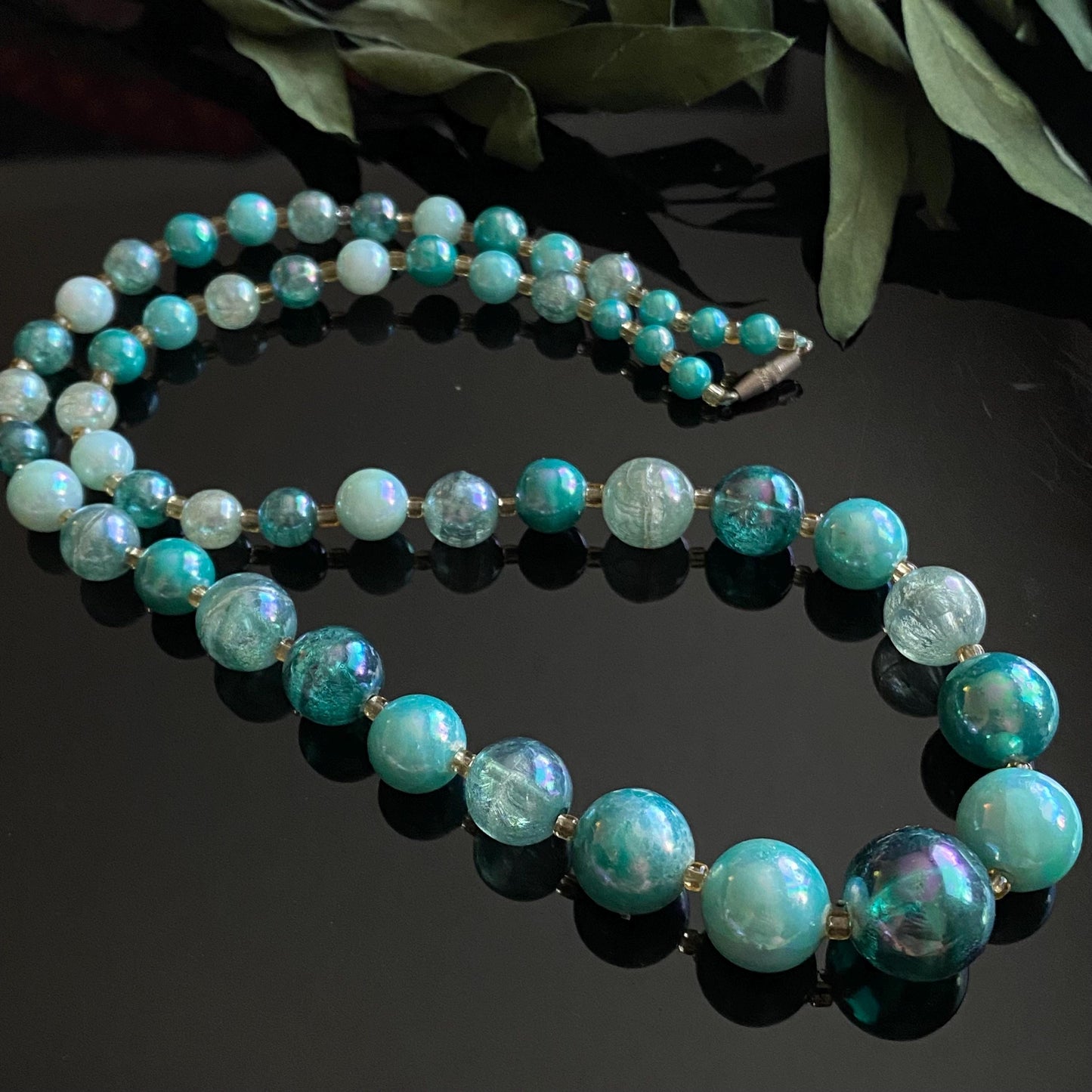 Vintage Gradiated Iridescent Round Blue Bead Necklace 22”