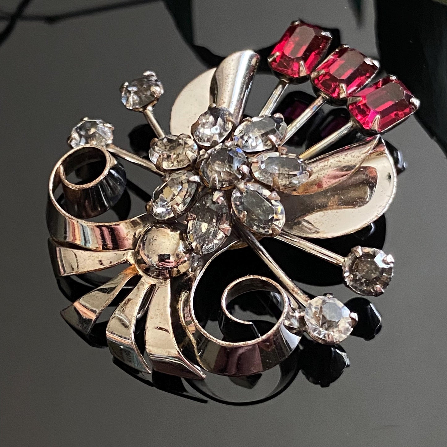 Vintage Retro White Gold Filled Red & Clear Rhinestone Floral Fan Brooch Signed Quill