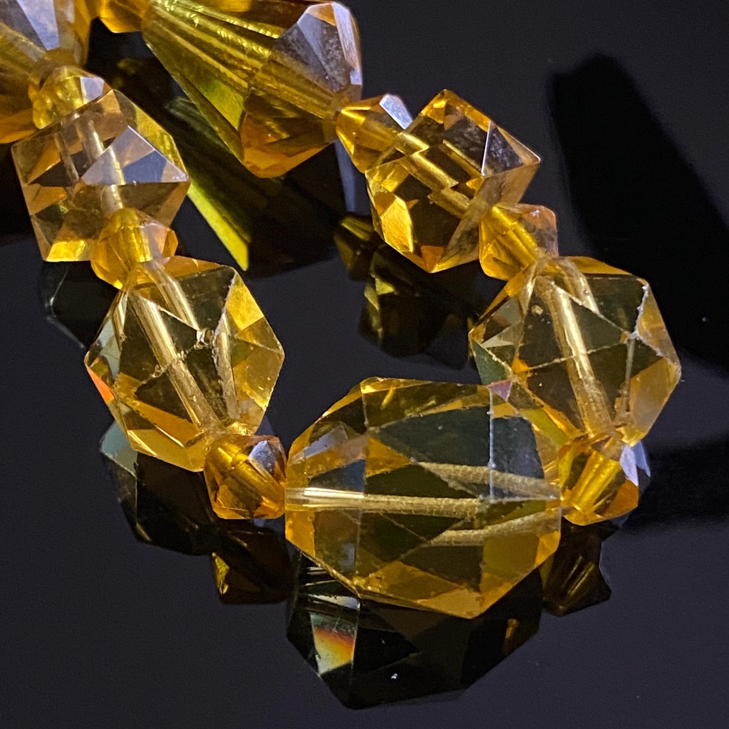 Antique Vintage Faceted Yellow Vaseline Uranium Glass Graduated Czech Bead Necklace
