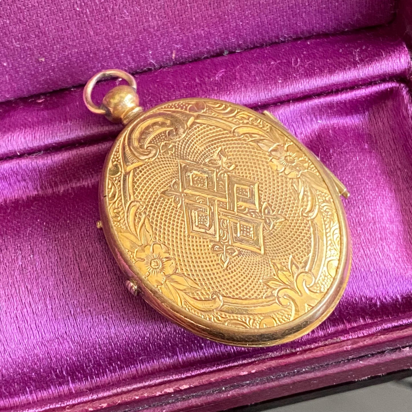 Antique Gold Plated Brass Oval Fob Locket