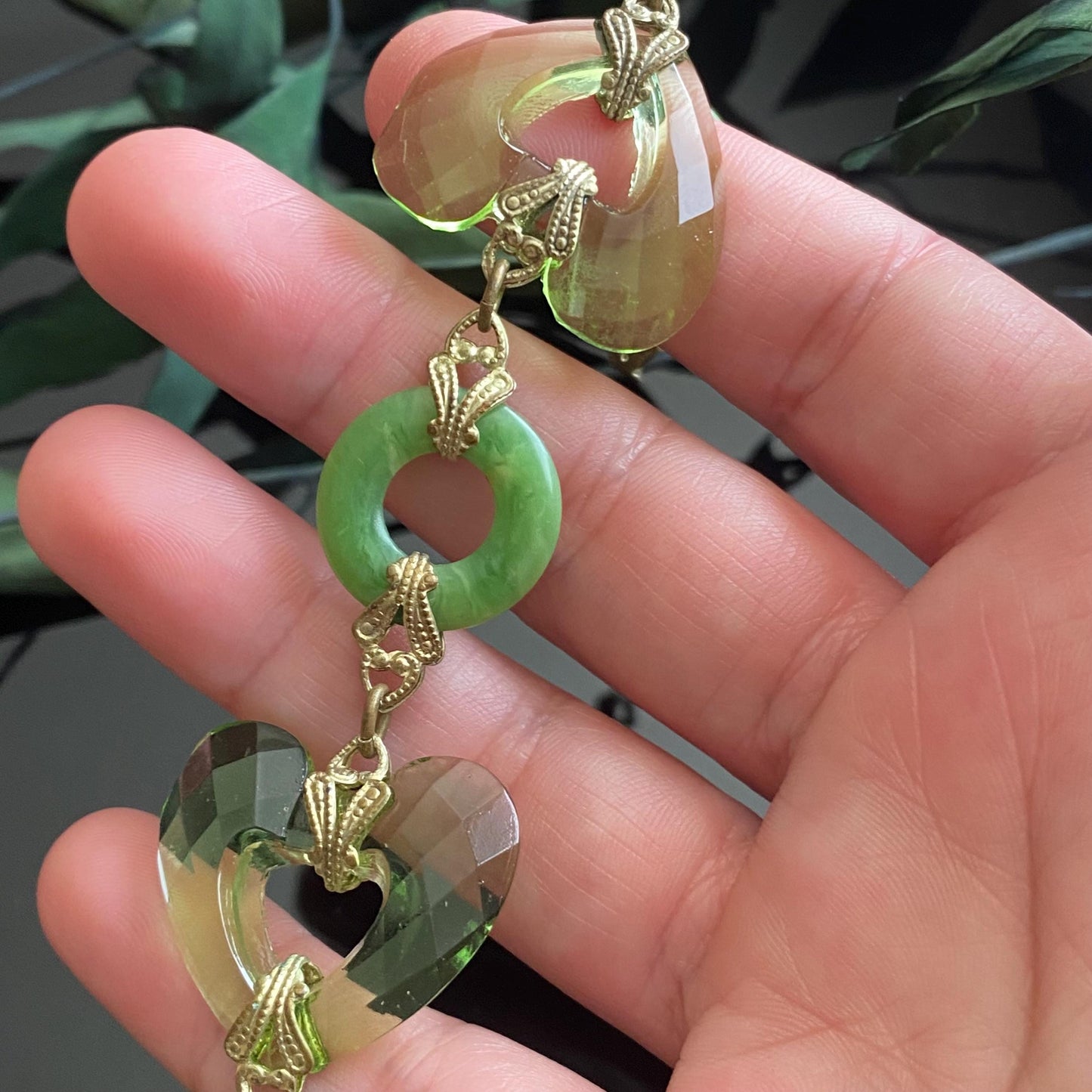 Antique Vintage Art Deco Green Czech Glass Hearts & Peking Glass Rings Brass Filigree Bracelet 7"